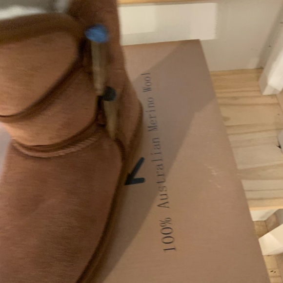 Brown boots - Picture 8 of 10